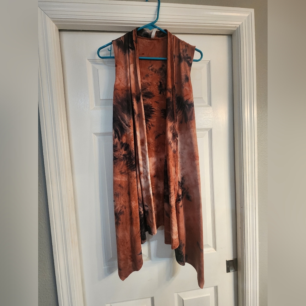 Sleeveless duster